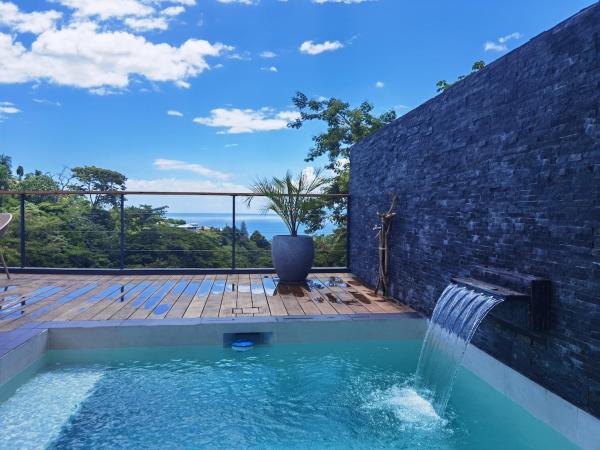 Peperu Lodge, Book  Tahiti hoteller med pool, Swimmingpool