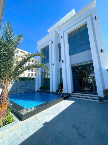 White Villa Mũi Né, Book  Hoteller i Ấp Thiện Sơn med pool, Swimmingpool