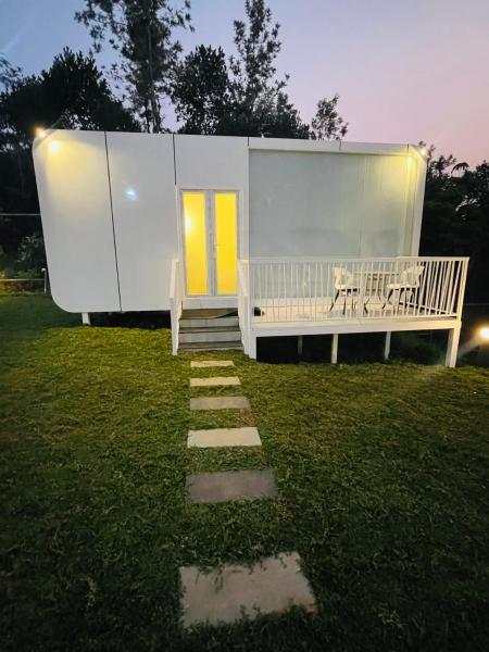 locera resort, Book  Hoteller i New Delhi med pool, Swimmingpool