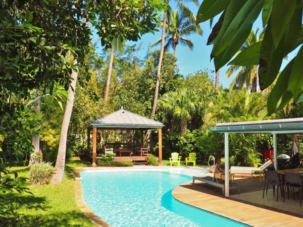 Villa 66, Book  Hoteller i Saint-Paul med pool, Swimmingpool
