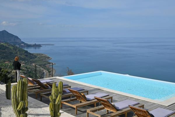 Villa Luna 8 by Massimo Villas, Book  Sicilien hoteller med pool, Swimmingpool