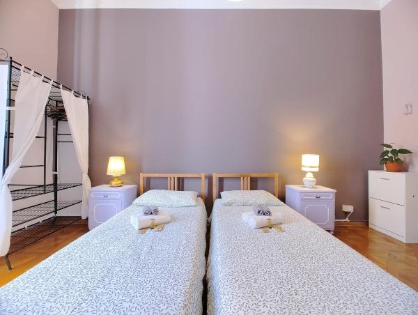 B7 Hostal, Book  Trieste Friuli Venezia Giulia