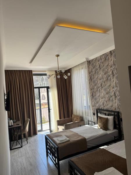 Mony Hotel, Book  Hoteller i Syunik region med parkering, Parkering