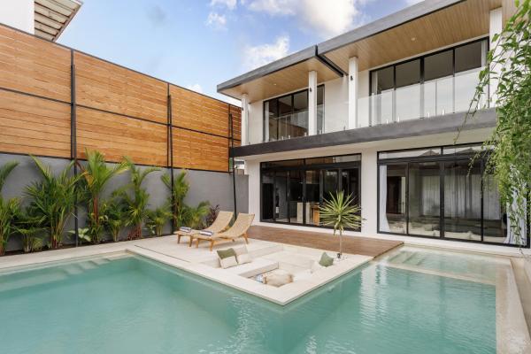 Stunning 3-Bedroom Luxury Villa with Private Pool, Netflix, and Amazing Views, Book  Dalung hoteller med pool, Swimmingpool