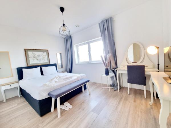 Charming Rooms With View, Book  Amsterdam 