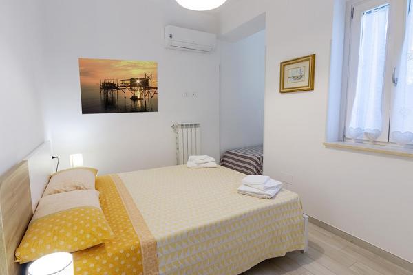 Colibrì Apartament, Book  Abruzzo hoteller med parkering, Parkering