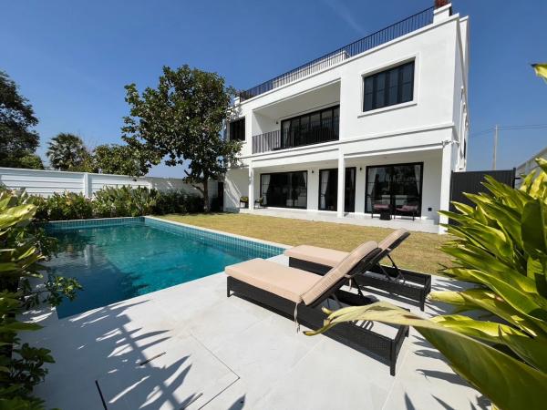 Highgrove Villa, Book  Nong Prue Pattaya