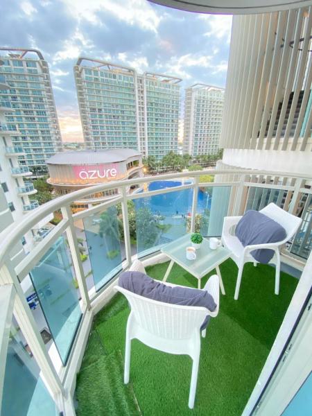 Revibe Staycation, Book  Luzon hoteller med pool, Swimmingpool