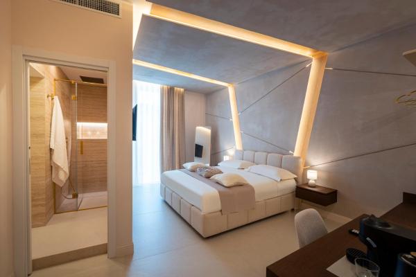 Halo Suite, Book  Napoli Campania