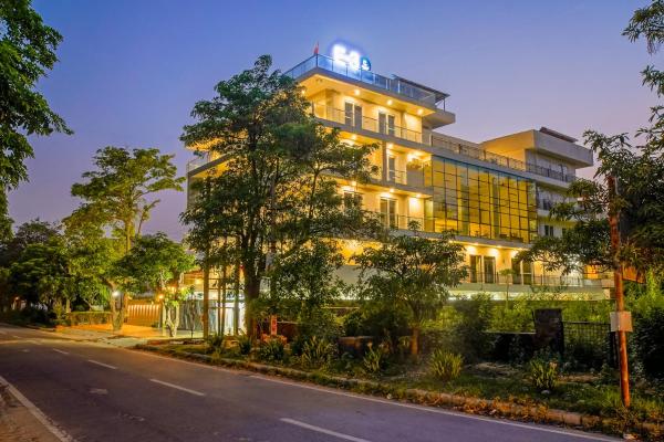 Hotel urban oasis Near Huda & Millennium City Centre Metro station I Gurgaon, Book  Gurgaon 