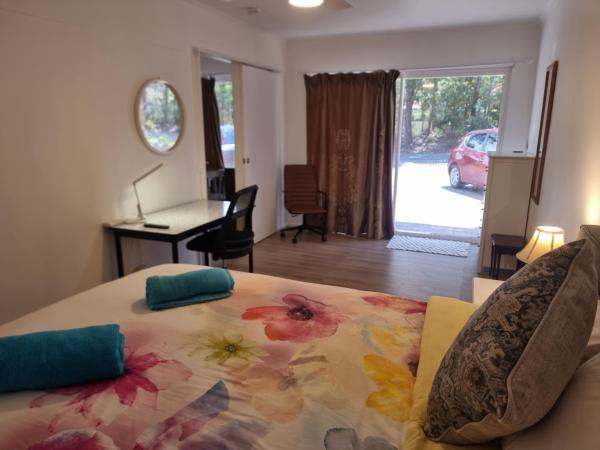 Mountain Creek Retreat, Book  Mountain Creek Queensland
