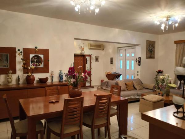 Tharreni House, Pilona Village, Book  vlicha Rhodos by