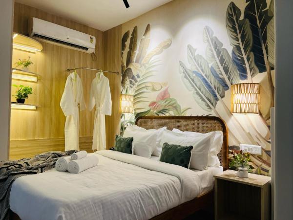 BluO Luxury Penthouse Staycation - Bathtub, Private Rooftop & Garden - Gurgaon, Book  Hoteller i Haryana med parkering, Parkering