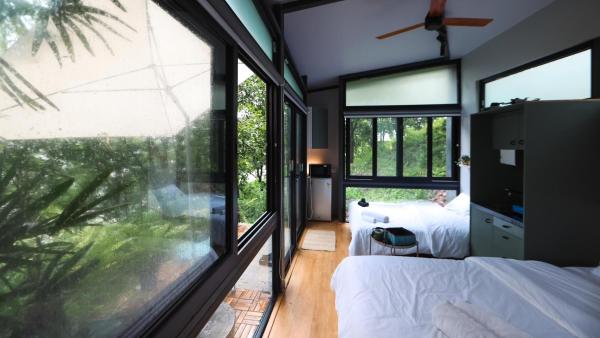 Wind over Waters Cabin 2, Book  Hoteller i Lavasa med parkering, Parkering