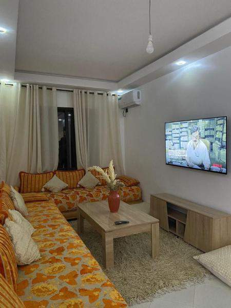 appartement Meryam, Book  Marrakech-Tensift-Haouz hoteller med parkering, Parkering