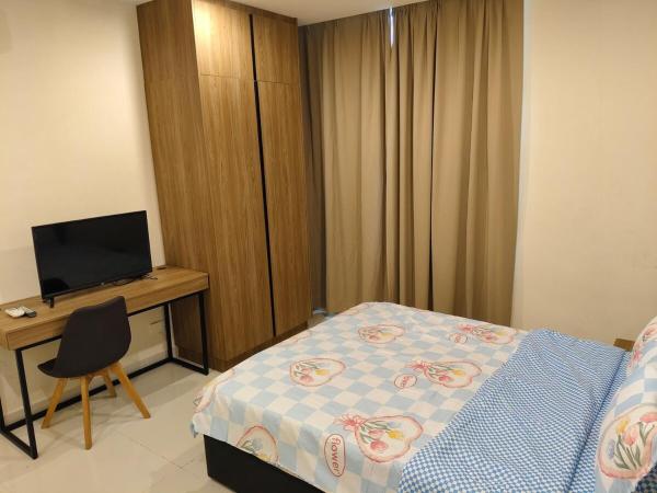 Deluxe Home IV Kozi Square, Book  Borneo hoteller med pool, Swimmingpool