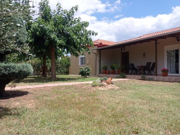 Village Nest, Book  Sidhiní Thrace