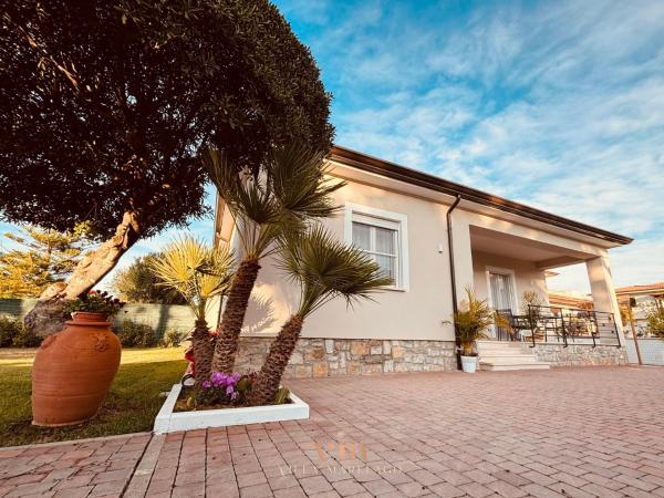 Villa Marelago Guest House, Book  Lazio hoteller med parkering, Parkering