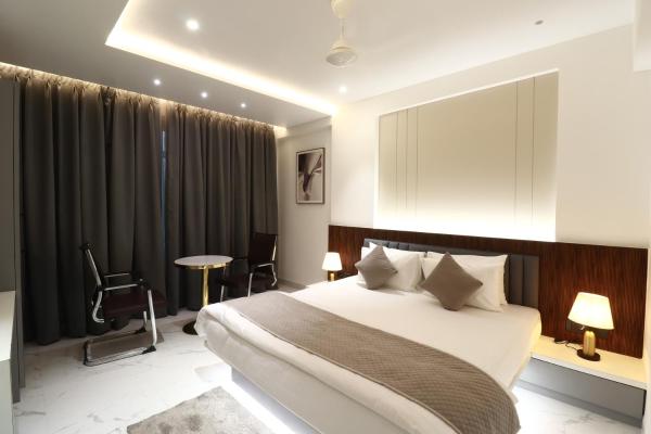 Hotel Lémore Stay & Dine, Book  Solapur hoteller med morgenmad, Morgenmad