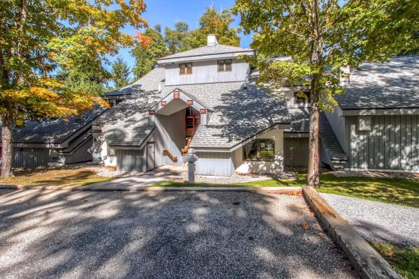 Woods Village 10, Book  SPA-hoteller i New England, SPA