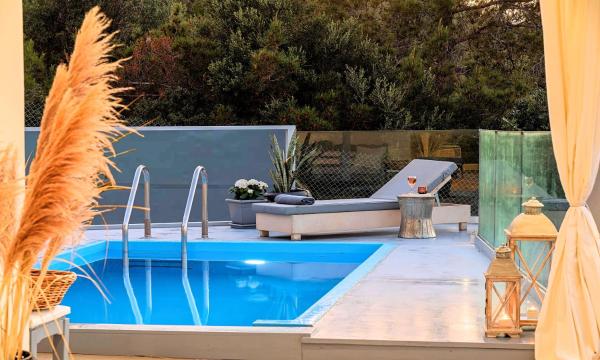 Olivengrüne Villa Mit Privatem Beheiztem Pool, Book  Vathi 