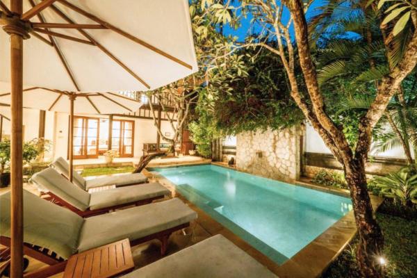 Majestic 3 BR Private Pool Villa NE18, Book  Hoteller i Bali med pool, Swimmingpool