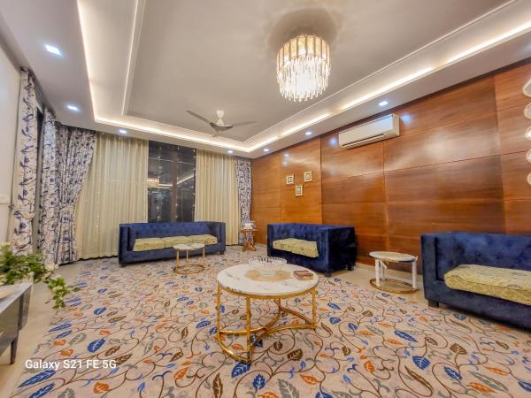 Pratishtha 4BHK, DLF Phase 1, Gurgaon, Book  Gurgaon 