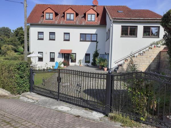 FeWo im Urlaubsparadies " ELENA", Book  Goßdorf Sachsen