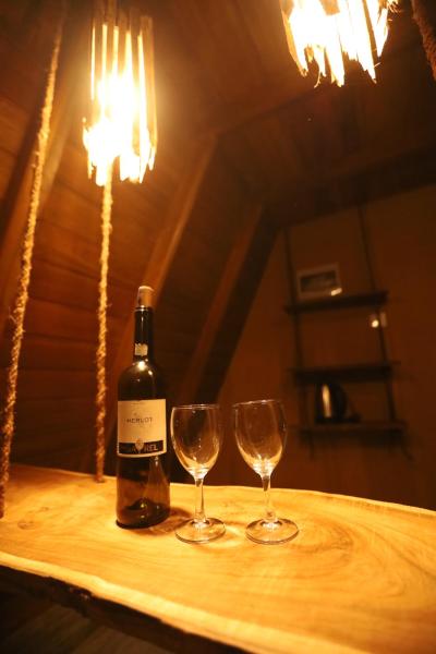 Cinnamon room, Book Bed and Breakfast Ahangama Galle District, nær Ahangama Railway Station