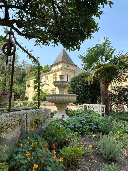 Chateau La Croix De Millorit, Book  La Reuille Limousin