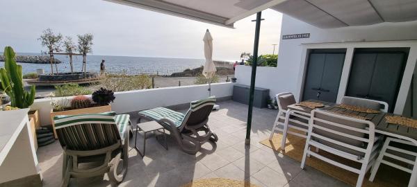 Oceanfront Villa - Tenerife South, Book  Tenerife hoteller med pool, Swimmingpool