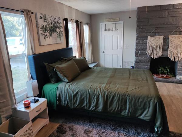 TRANQUIL OASIS - Private Rooms -Near Downtown Indianapolis, Book  Indianapolis Indiana
