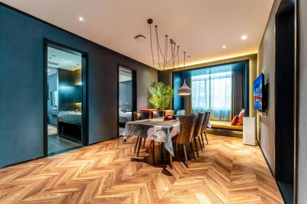 HeSu Hidden Art Designer Hotel & Suites -Expansive 2&3-Bedroom Gathering Suites - Near Xi'an Drum Tower & Yongning Gate & Xi'an Museum-Free Laundry Luggage Storage -Freshly Crafted Coffee -24H Front Desk - Cats Cuddle Zone, Book  Xian Shaanxi
