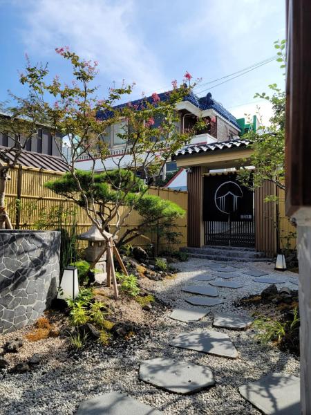 Seoseoillo, Book  Busan Forenede Arabiske Emirater