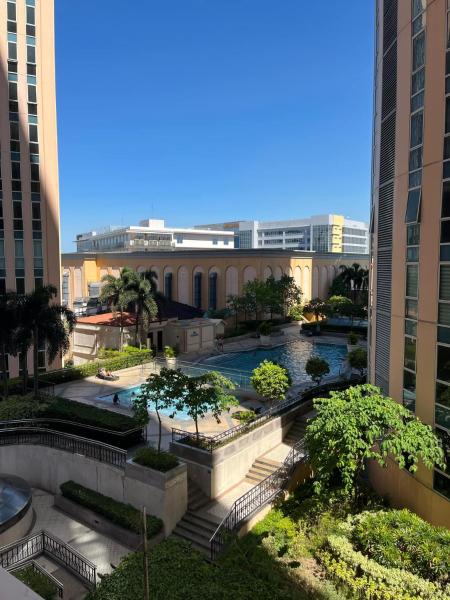Cozy condo with balcony in Taguig, Book  Taguig 