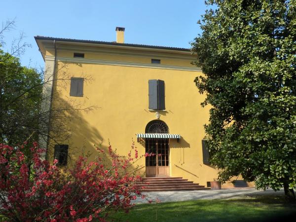 Palazzo Bonfiglioli, Book  Lorenzatico Emilia-Romagna