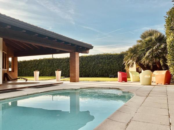 Wow House - Ampia Villa con Piscina e sala giochi, Book  Casoni Veneto