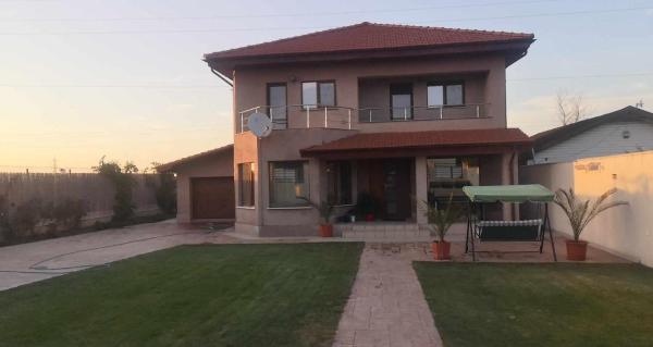 Casa Loredana, Book  Hoteller i Constanta med parkering, Parkering