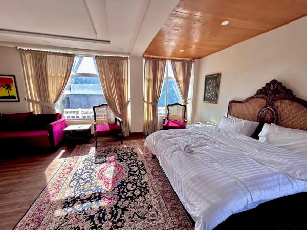 Himalaya Villas 2 bedroom suite, Book  Hoteller i Punjab Region med parkering, Parkering