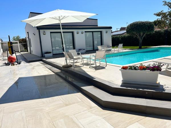 Villas Sport And Beach, Book  Fanusa Syracuse Area