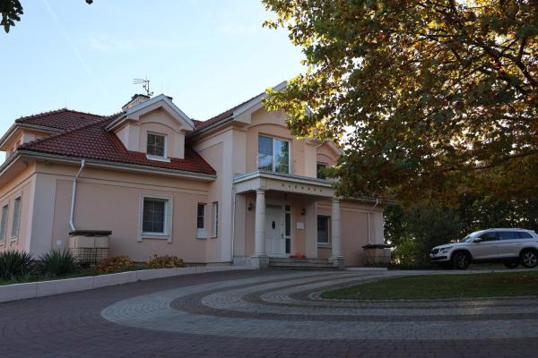 Rezydencja Pod Platanem, Book Landbrugsophold Smardzowice Lillepolen