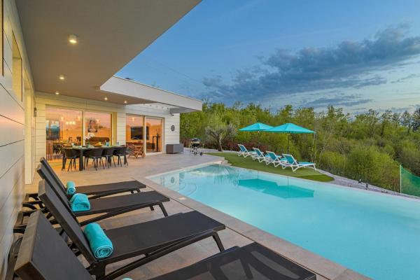 Villa Tiffany by Istrialux, Book  Peresiji Central Istria