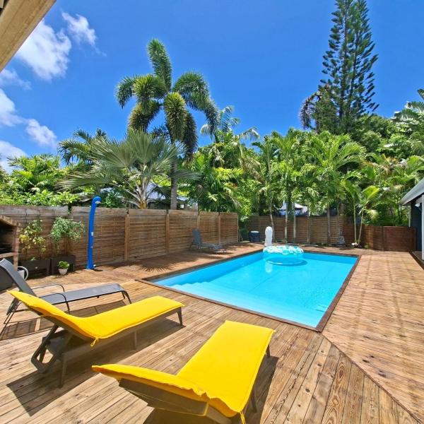 Villa Lorada et son appartement, Book  Grande-Terre hoteller med pool, Swimmingpool
