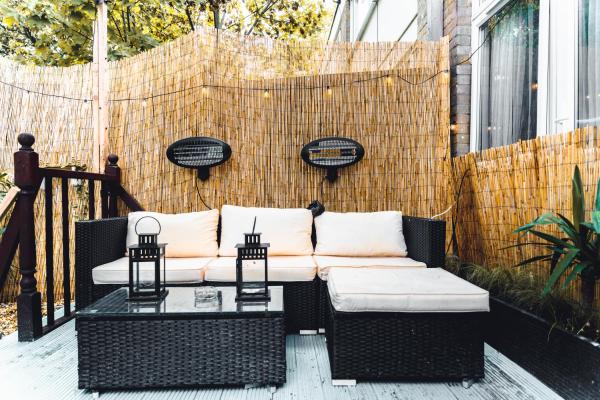 RelaxHaus! 3BR Garden Retreat with 2 Saunas, Hot Tub and Cinema, Book  Merseyside SPA hoteller, SPA