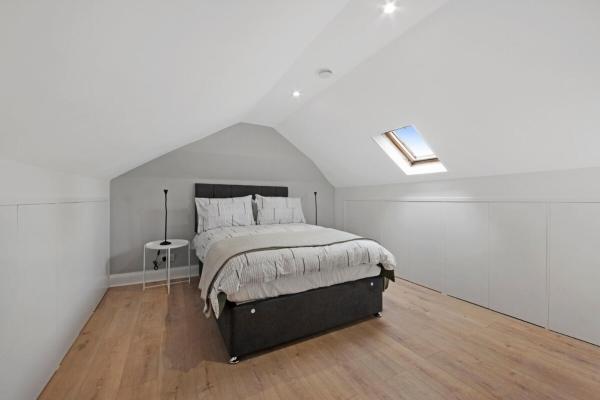 Saltram Crescent Loft Second Floor Sleeps 6, Book  Hoteller i London og omegn med parkering, Parkering