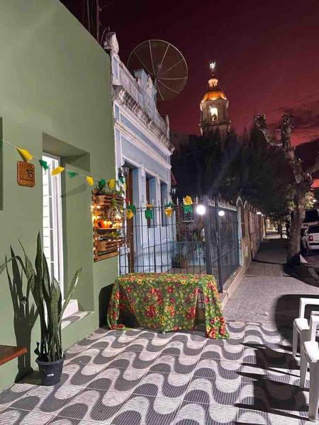 Bela Casa com 03 Quartos na Serra -Festival do Café e Circuito do Frio, Book  Pernambuco hoteller med parkering, Parkering
