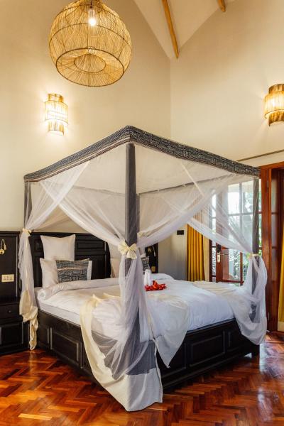 Shoki Shoki Lodge Arusha, Book  Arusha hoteller med pool, Swimmingpool