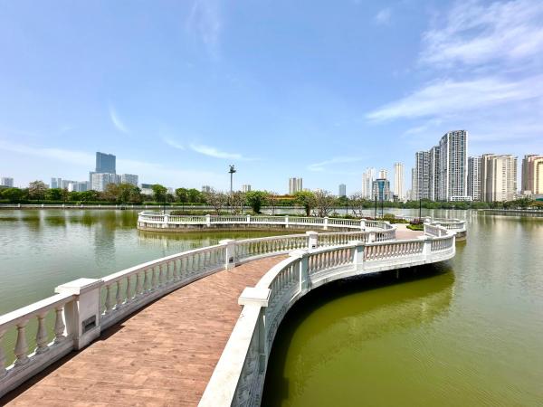 Comfortable Spacious Two Bedroom Near Keangnam, Dcapital and Marriot Hotel, Book  Hoteller i Ha Noi Municipality med pool, Swimmingpool