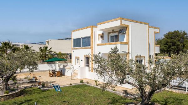 Ennisfree Villa, Book  Kiotari Rhodos by