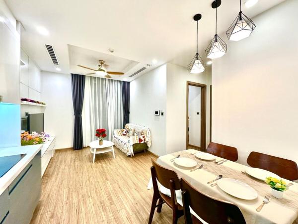 Great Quality, Convenient Position, 2 Bedroom Apt In City Centre, Book  Hoteller i Ha Noi Municipality med pool, Swimmingpool